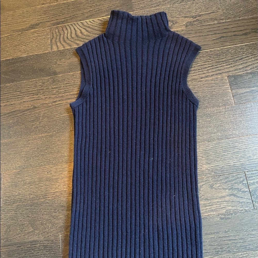 Sleeveless, cashmere mock-neck sweater